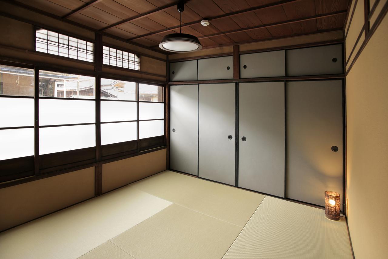 Kiyomizuan 清水庵 車庫2台可 ビフォアアフターの匠 坂田基禎さん改築の京町家 Hotell Kyoto Eksteriør bilde